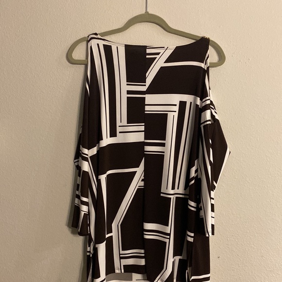 Chico’ Col Shoulder Tunic - Picture 4 of 8